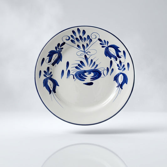 Eloise dinner plate